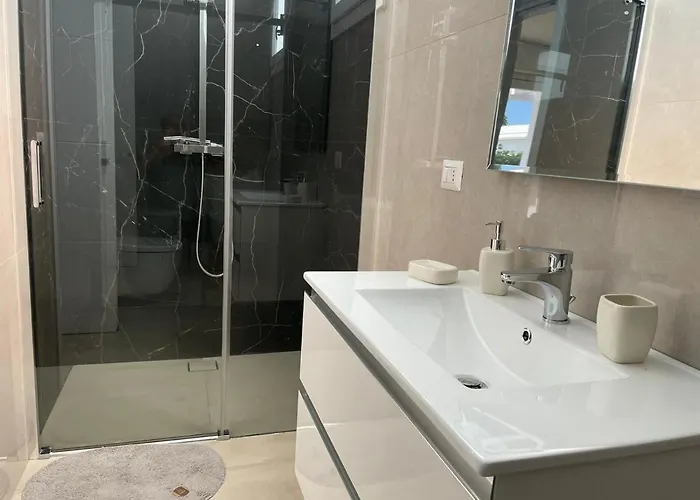 Elite Luxury Aparthotel 4*