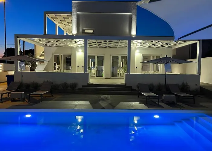 Elite Luxury Aparthotel 4*