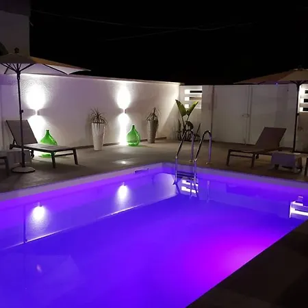 מלון דירות Elite Luxury 4*